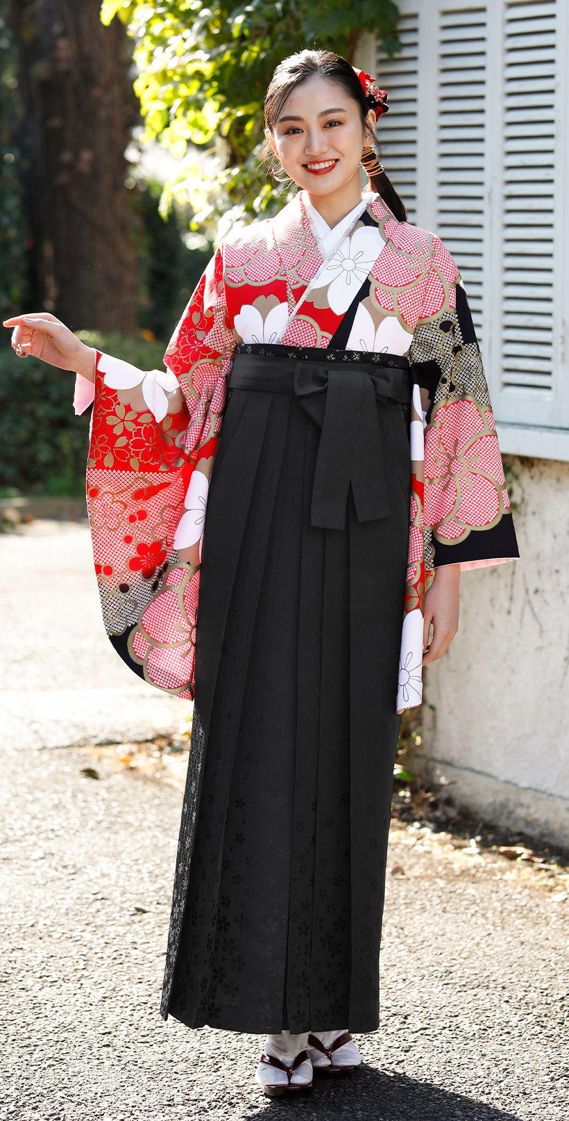 レンタル袴&着物 「赤 市松レトロ花」&「黒 麻の葉桜柄」 | 小振袖
